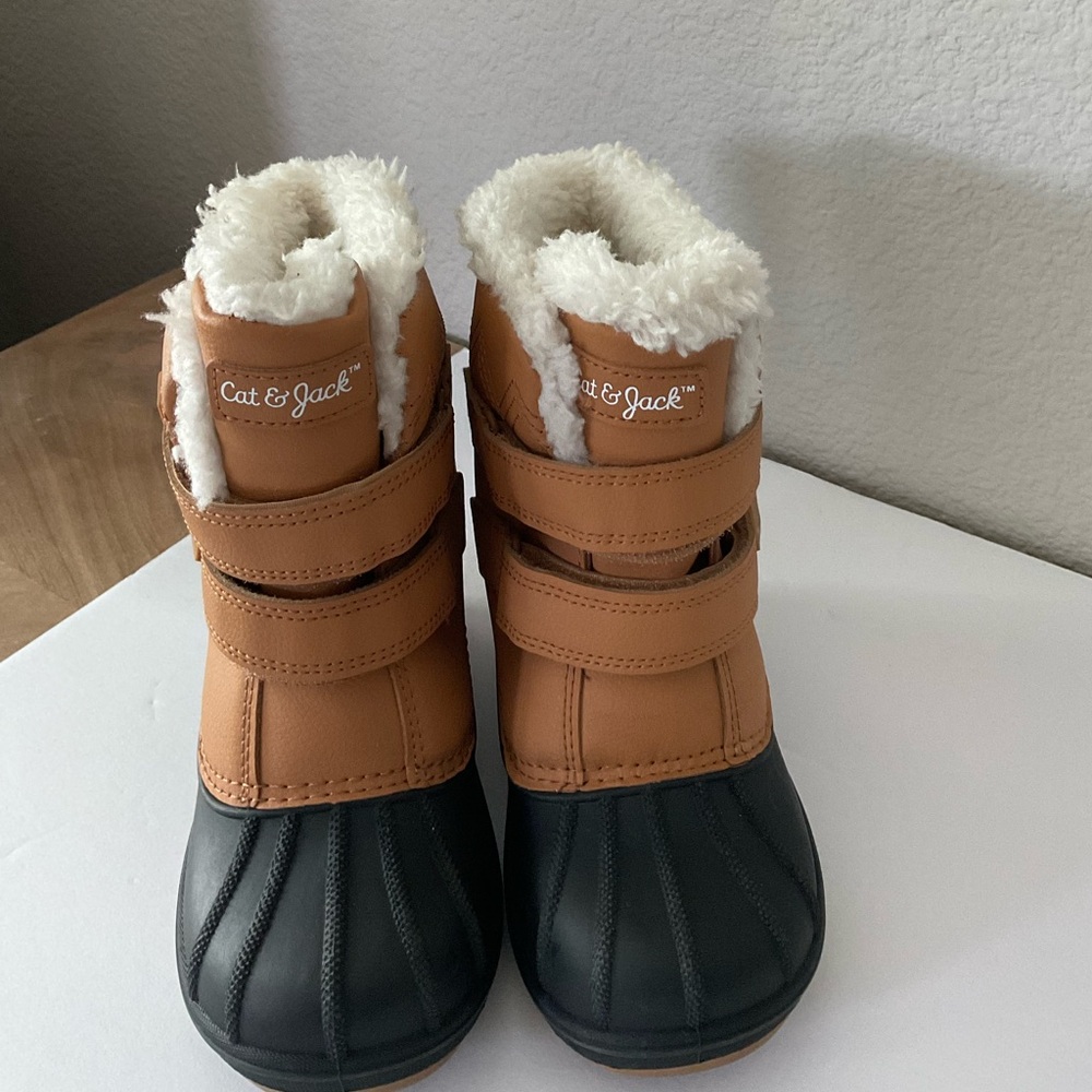 New Toddler Boy Cat and Jack Thermolife insulated winter boots